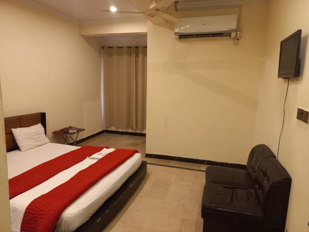 Hotel Tulip Inn 라왈핀디 외부 사진